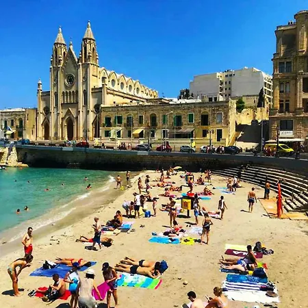Apartment 3 Bedroom 2 Near St Julian's & Valletta