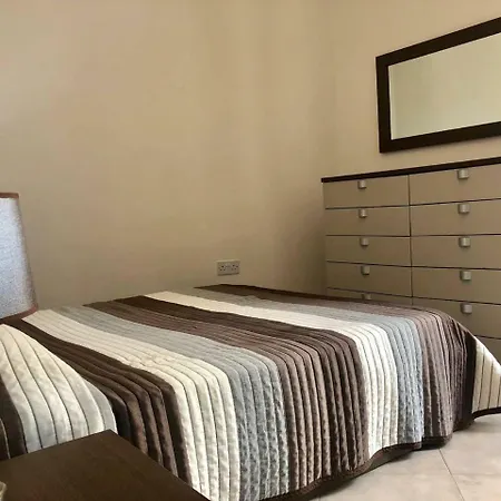 Appartement 3 Bedroom 2 Near St Julian's & Valletta