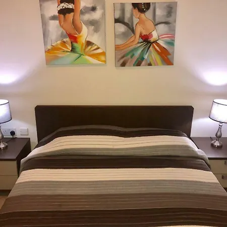 3 Bedroom 2 Near St Julian's & Valletta Appartement