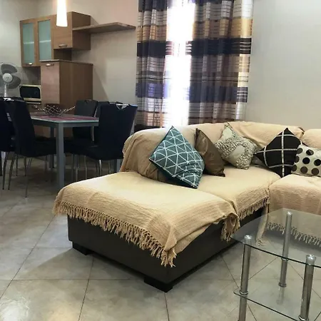 3 Bedroom 2 Near St Julian's & Valletta Апартаменты Слима